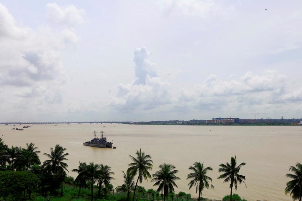 Hotel Novel Yangon Exteriör bild